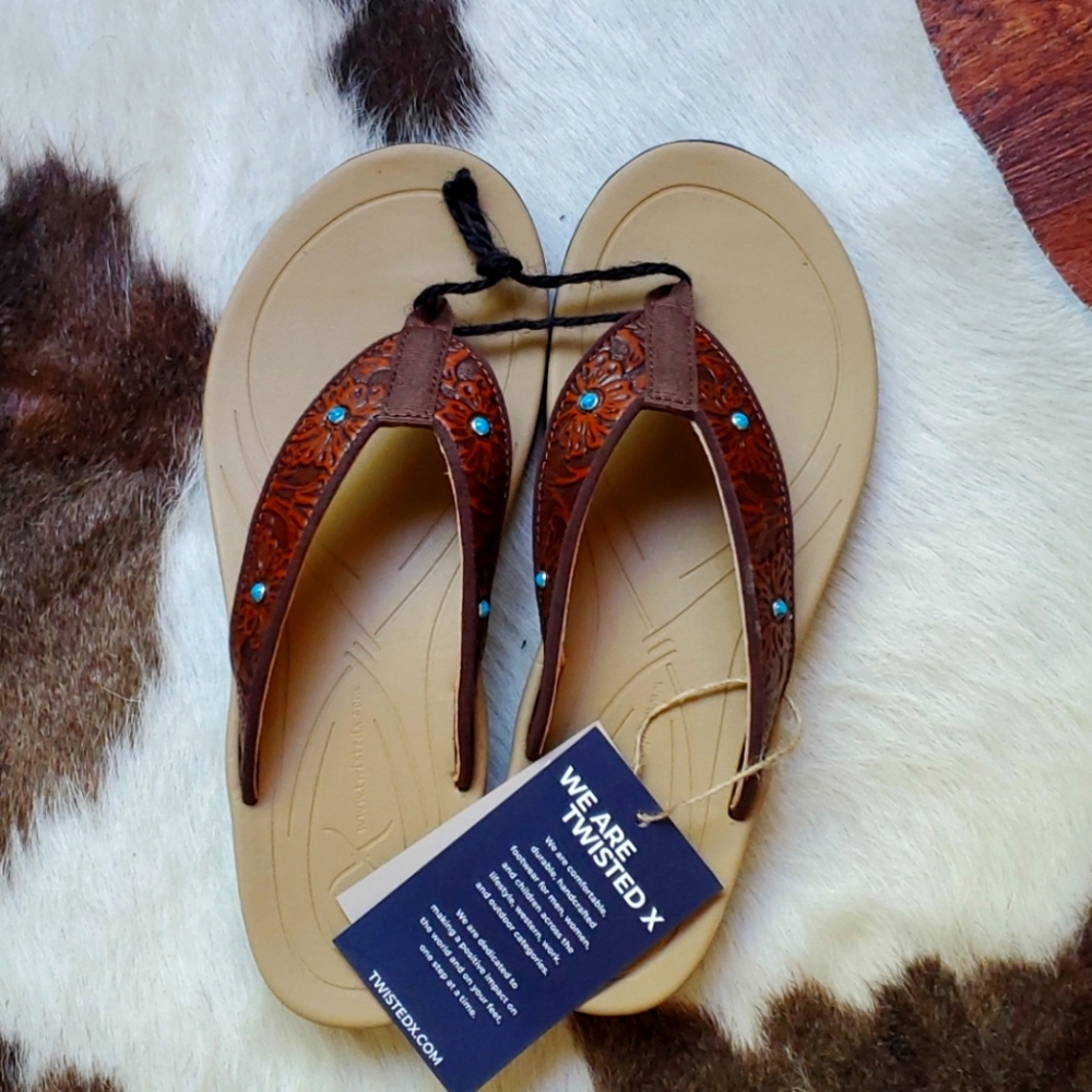Brand new twisted x flip flop sandal leather
